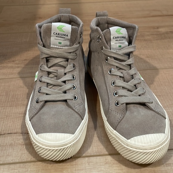 Cariuma grey suede high-top sneaker - Picture 3 of 3